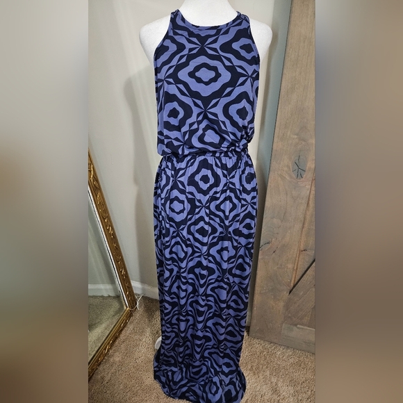 TORI RICHARD Sleeveless Racerback Max Dress In Blue/black Pattern. Size Small - Picture 2 of 12